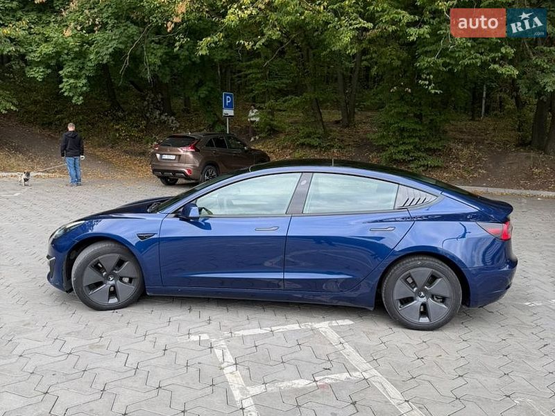 Седан Tesla Model 3 2022 в Тернополе