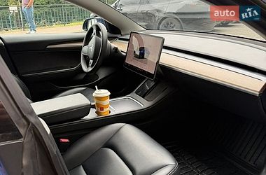 Седан Tesla Model 3 2022 в Тернополе