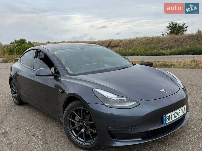 Tesla Model 3 2021
