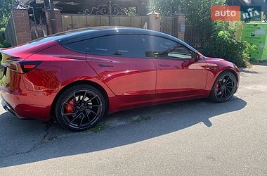 Tesla Model 3  2024