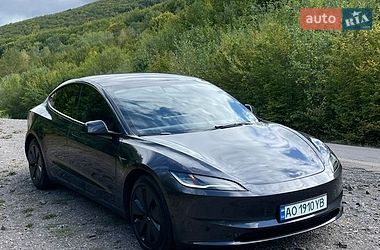 Tesla Model 3  2025