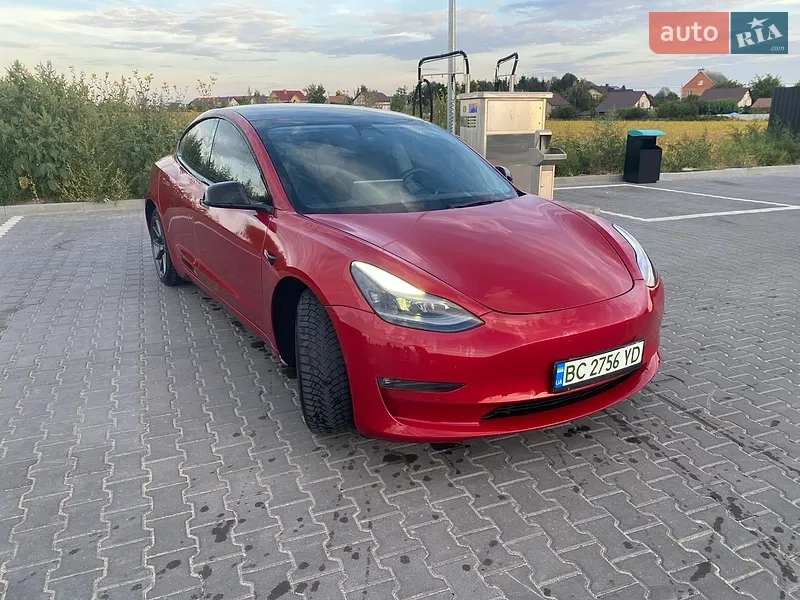 Tesla Model 3 2022