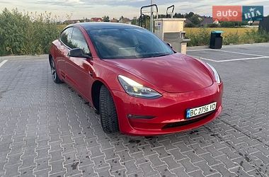Tesla Model 3  2022