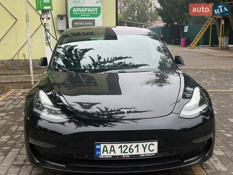 Седан Tesla Model 3 2018 в Киеве