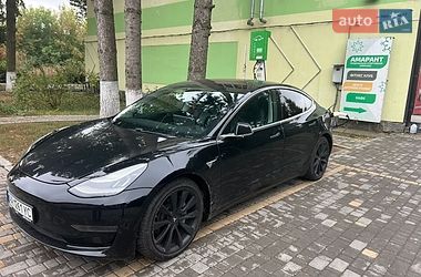 Седан Tesla Model 3 2018 в Киеве
