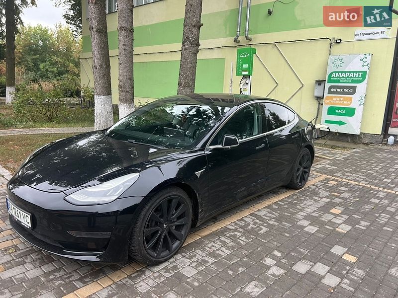 Седан Tesla Model 3 2018 в Киеве