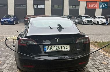 Седан Tesla Model 3 2018 в Киеве