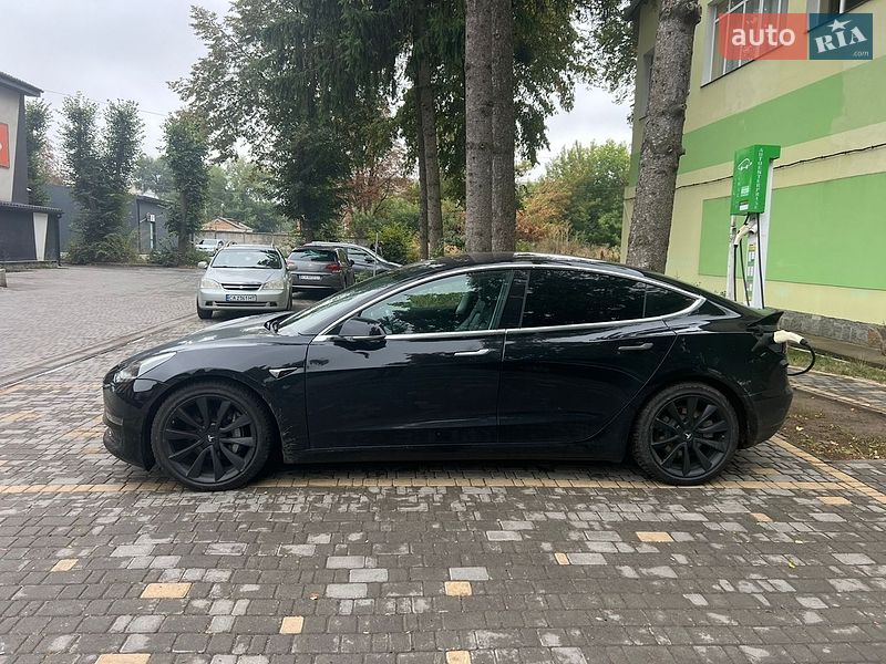 Седан Tesla Model 3 2018 в Киеве