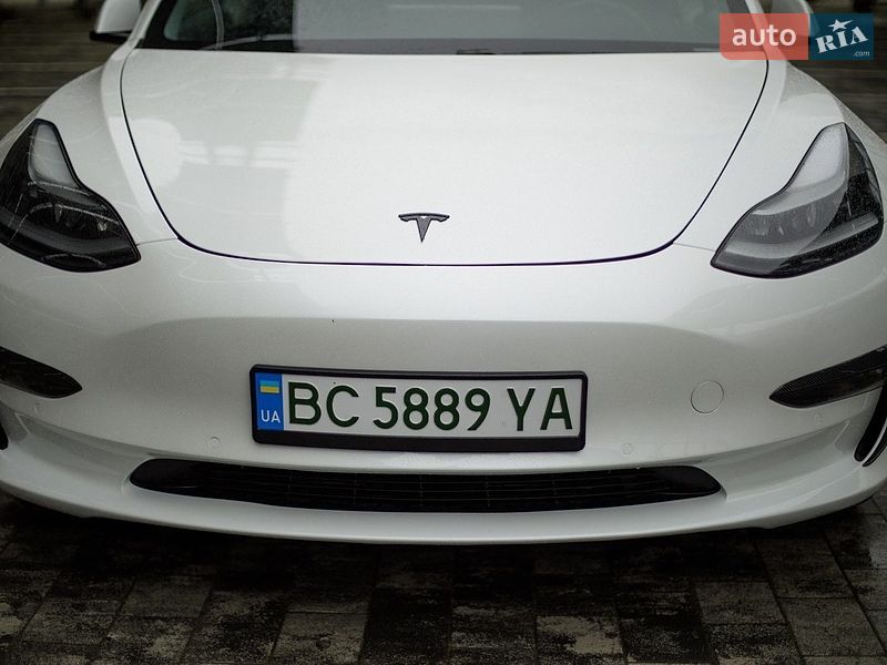 Tesla Model 3 2021