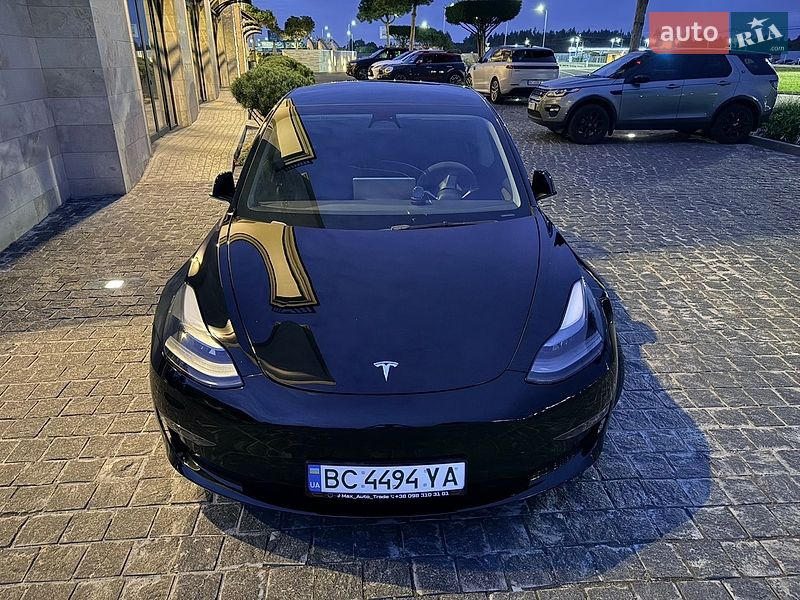 Tesla Model 3 2022