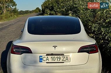 Седан Tesla Model 3 2022 в Черкассах