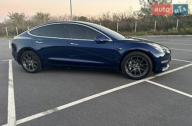 Tesla Model 3  2018