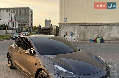 Tesla Model 3  2023