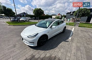 Tesla Model 3  2019