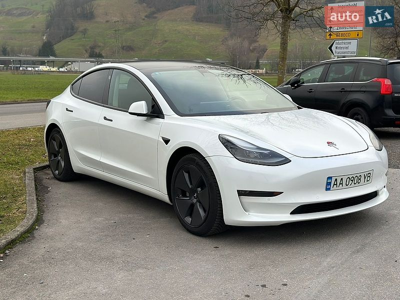 Tesla Model 3 2021