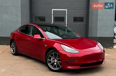 Tesla Model 3  2019