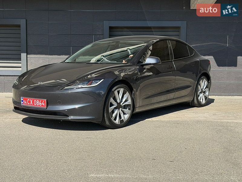 Tesla Model 3 2025