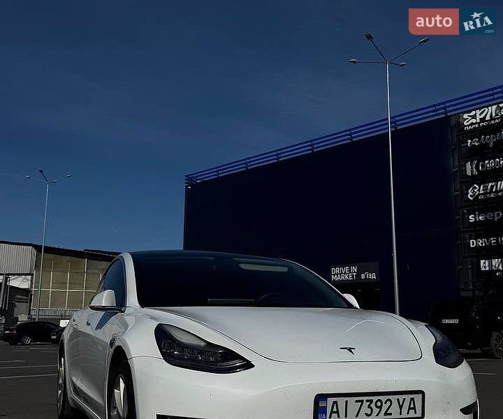 Tesla Model 3 2020