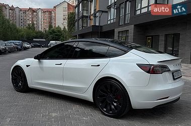 Tesla Model 3  2021