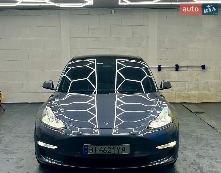Седан Tesla Model 3 2023 в Кременчуге