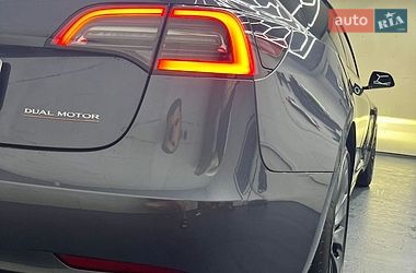 Седан Tesla Model 3 2023 в Кременчуге