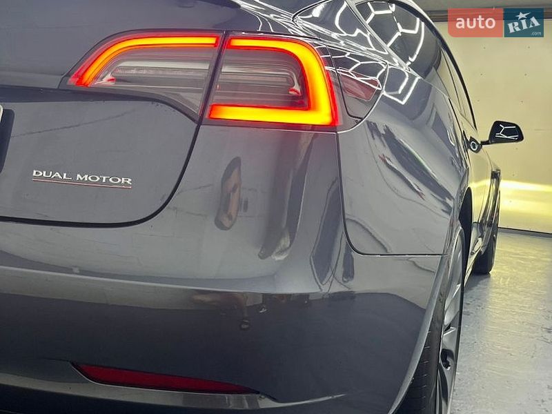 Седан Tesla Model 3 2023 в Кременчуге