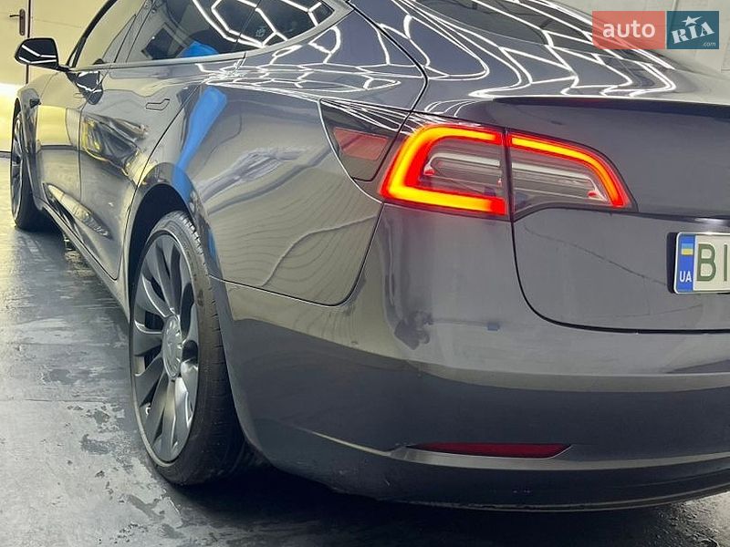 Седан Tesla Model 3 2023 в Кременчуге
