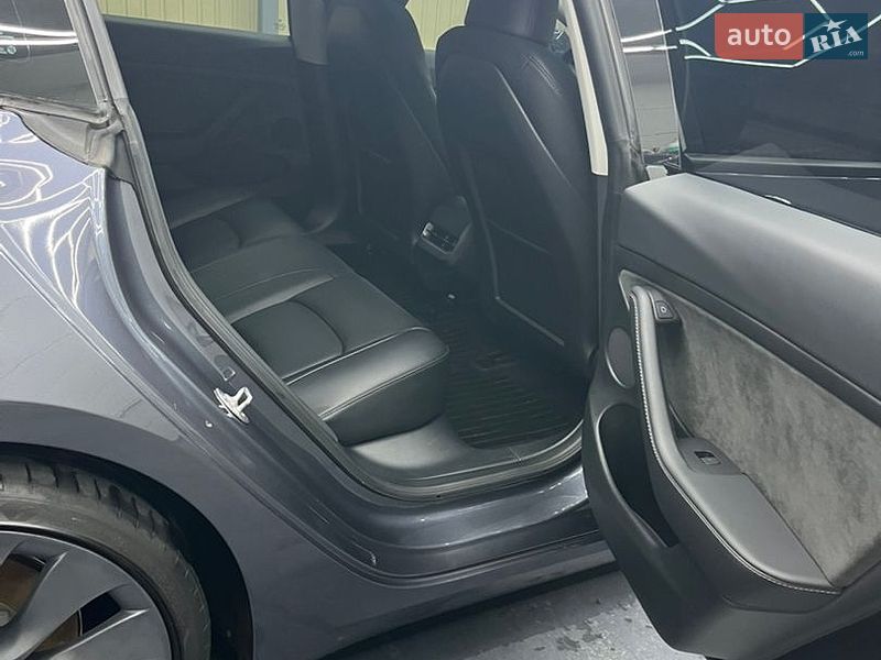 Седан Tesla Model 3 2023 в Кременчуге
