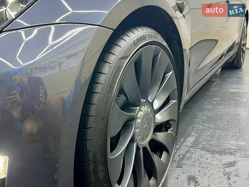 Седан Tesla Model 3 2023 в Кременчуге