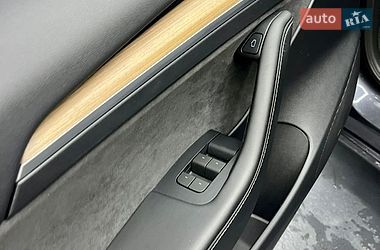 Седан Tesla Model 3 2023 в Кременчуге
