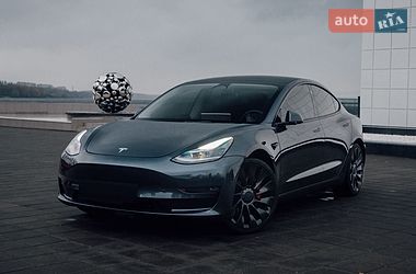 Tesla Model 3  2023