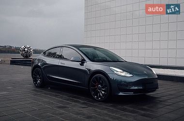 Седан Tesla Model 3 2023 в Кременчуге