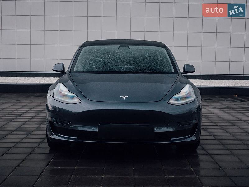 Седан Tesla Model 3 2023 в Кременчуге