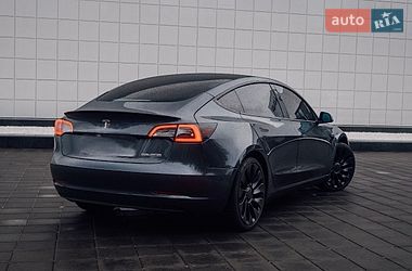 Седан Tesla Model 3 2023 в Кременчуге
