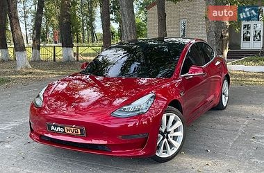 Tesla Model 3  2019