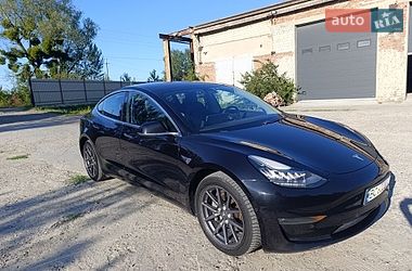 Tesla Model 3  2018