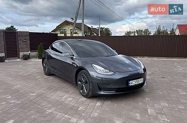 Tesla Model 3  2020