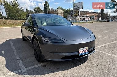 Седан Tesla Model 3 2025 в Днепре