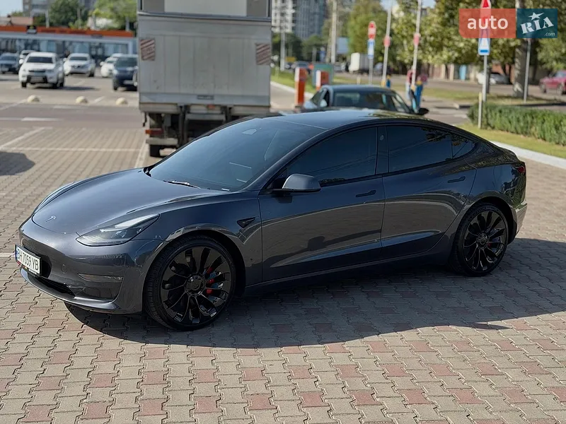 Tesla Model 3 2023