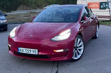 Tesla Model 3  2018