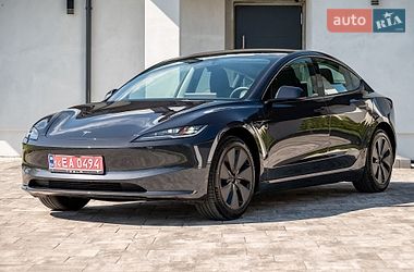 Седан Tesla Model 3 2025 в Ивано-Франковске Седан Tesla Model 3 2025 в Ивано-Франковске