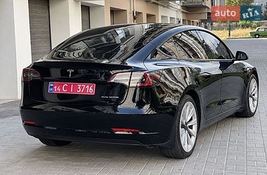 Седан Tesla Model 3 2022 в Киеве