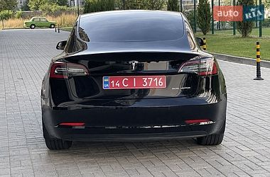 Седан Tesla Model 3 2022 в Киеве