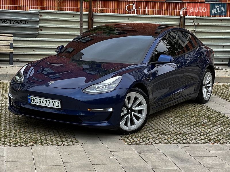 Седан Tesla Model 3 2021 в Самборі