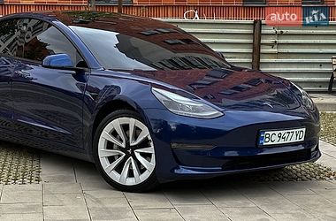Седан Tesla Model 3 2021 в Самборі