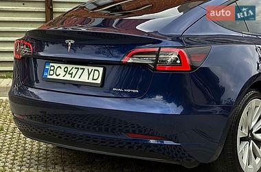 Седан Tesla Model 3 2021 в Самборі