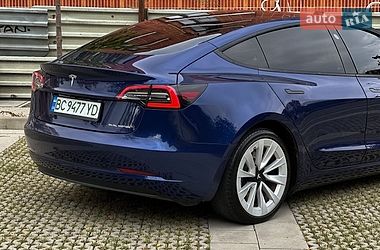 Седан Tesla Model 3 2021 в Самборі