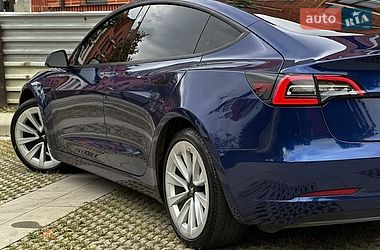 Седан Tesla Model 3 2021 в Самборі
