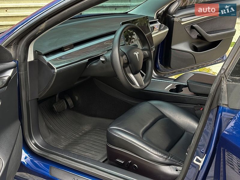 Седан Tesla Model 3 2021 в Самборі