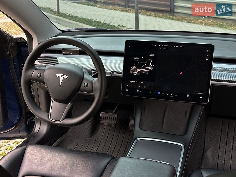 Седан Tesla Model 3 2021 в Самборі
